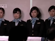 Hôtesse de l’air japonaise en uniforme